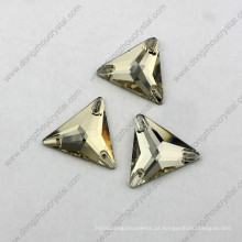 China Preço de atacado Flat Back Triangle Costurar em Strass para Vestuário